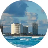 All-on-4 dental implants service in Cancun, Mexico, offering high-quality dental solutions for full-arch restoration.