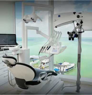 professional dental team performing All-on-4 implant treatment at a Mexican clinic